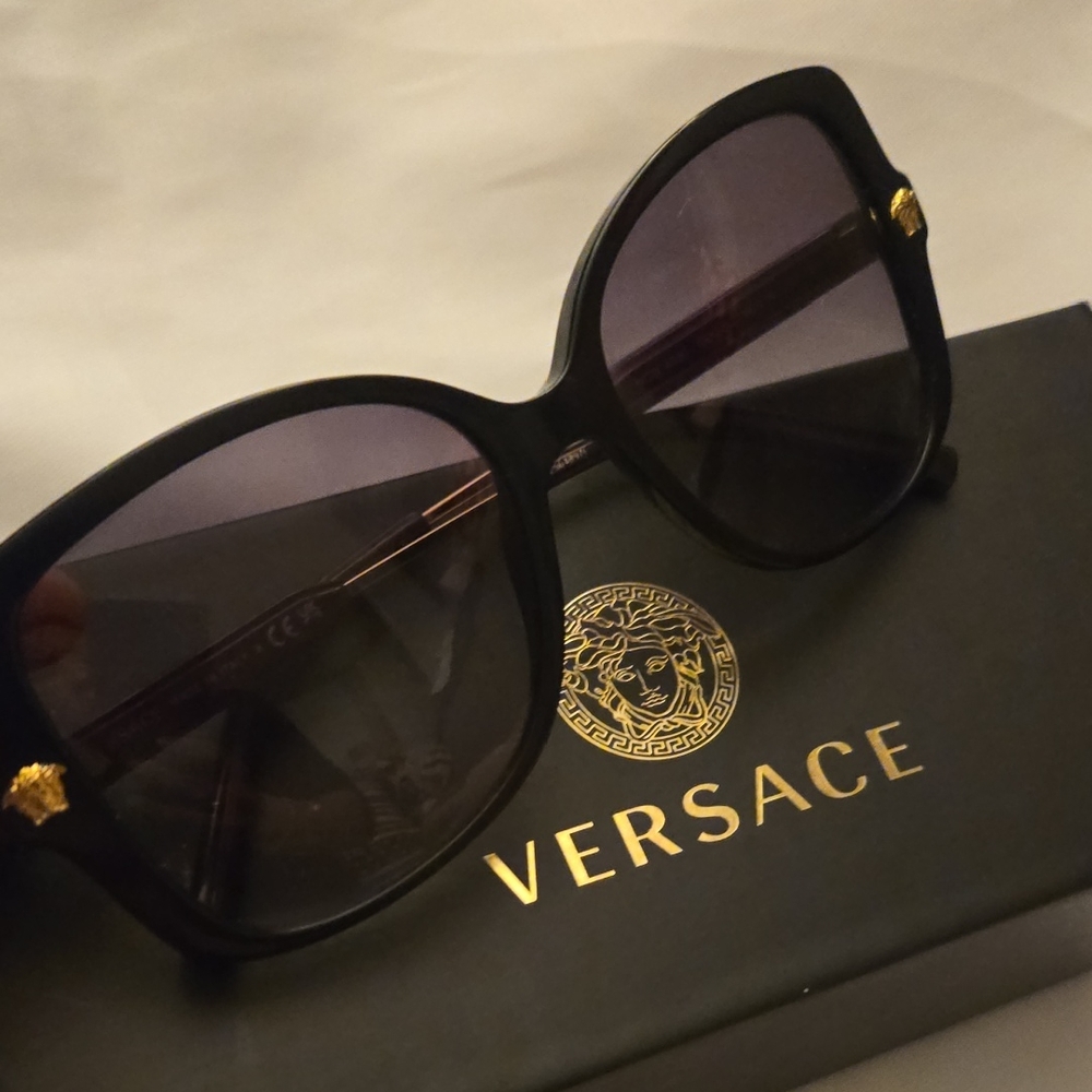 Versace Elegant Black Sunglasses